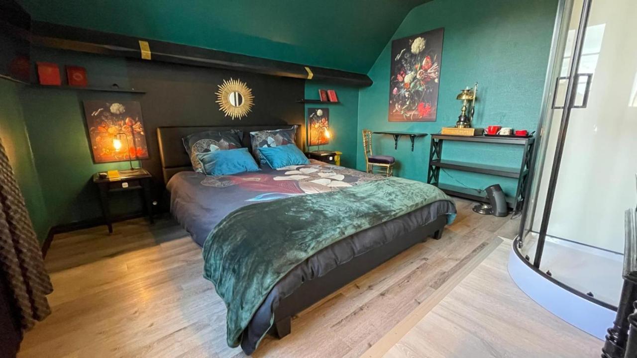 Les Nuits Victoriennes Bed & Breakfast Saint-Germain-du-Corbeis Exterior photo